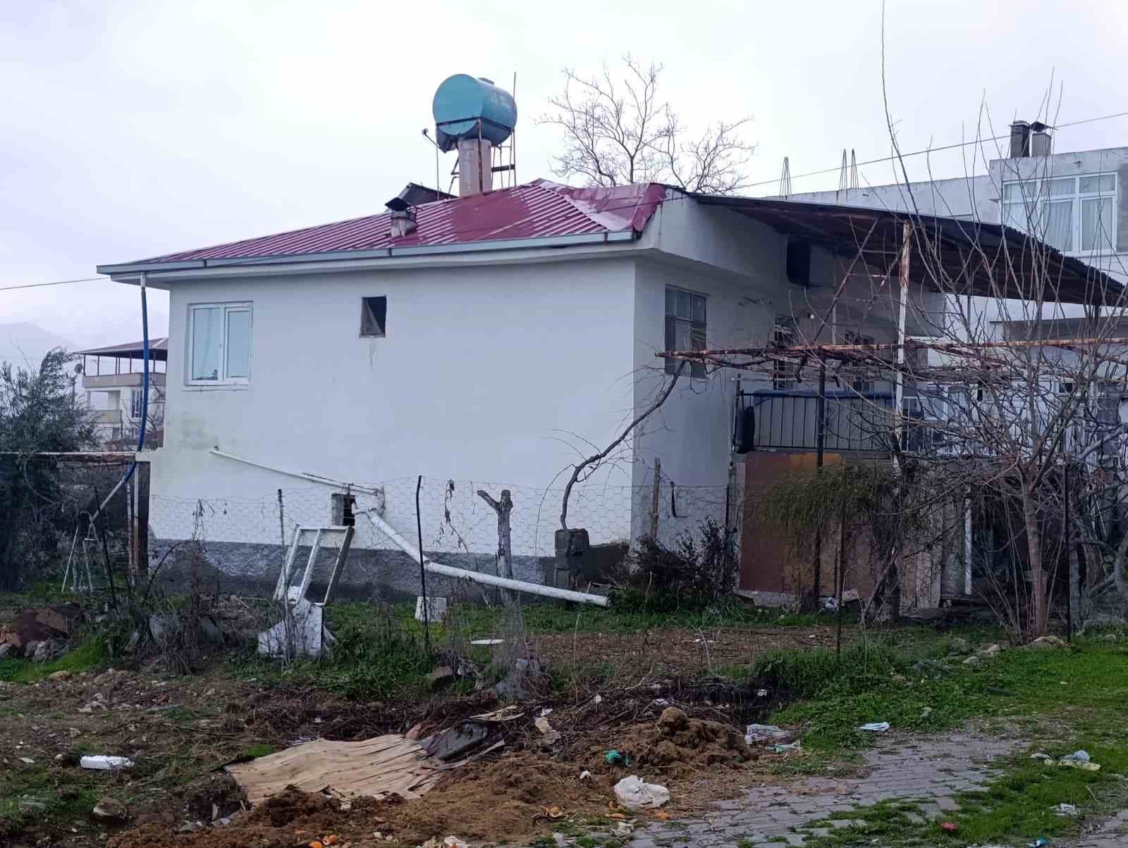 evlerini devrettikleri ogullari kazada olunce gelin evi satti yasli cift ortada kaldi iddiasi 3 lKascmFS