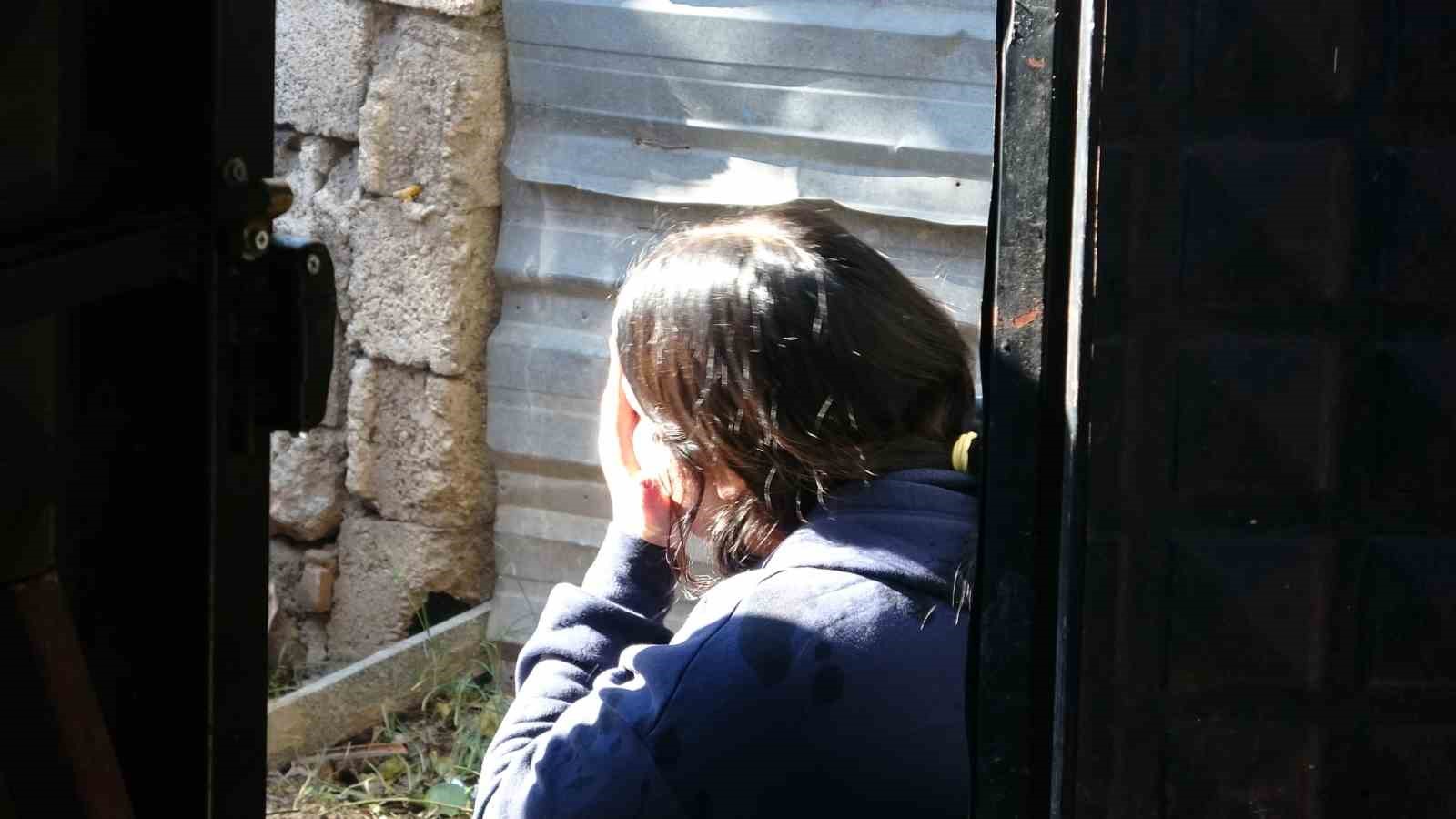 evlerinin yanisini gozyaslari icinde izledi 4 gcIdm9it