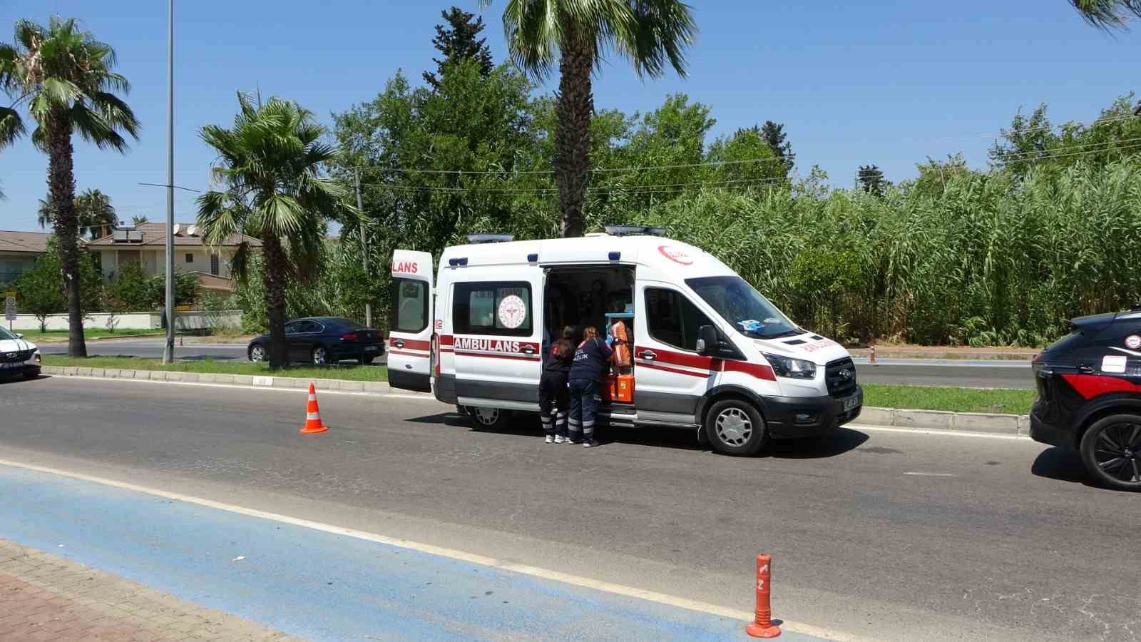 Evlilik teklifine giderken kaza yaptı, yüzük ve çiçeği bulmadan hastaneye gitmedi 4 evlilik teklifine giderken kaza yapti yuzuk ve cicegi bulmadan hastaneye gitmedi 0 1MU8ZIPe