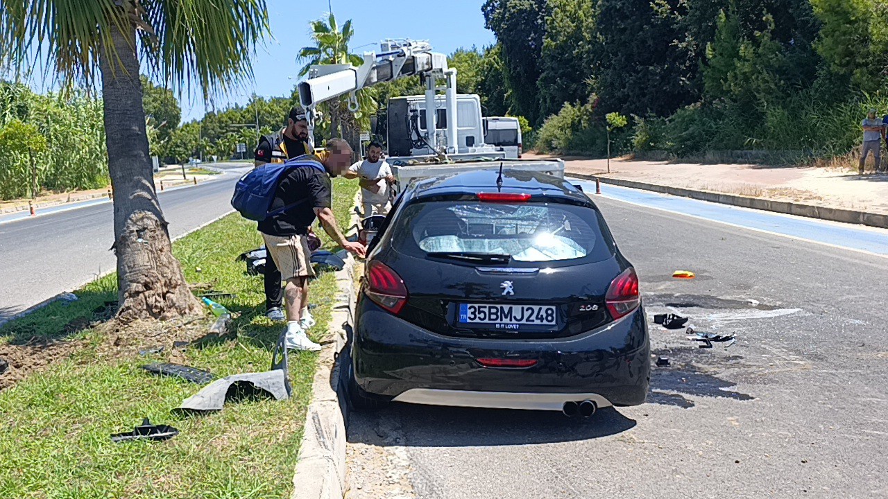 Evlilik teklifine giderken kaza yaptı, yüzük ve çiçeği bulmadan hastaneye gitmedi 6 evlilik teklifine giderken kaza yapti yuzuk ve cicegi bulmadan hastaneye gitmedi 2 MgOR7LUG