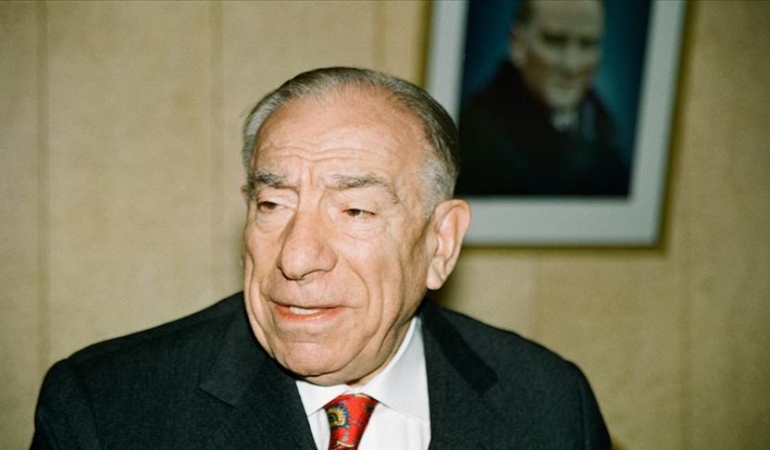 alpaslan türkeş