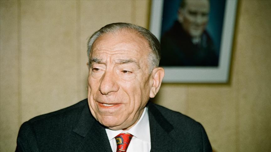 alpaslan türkeş