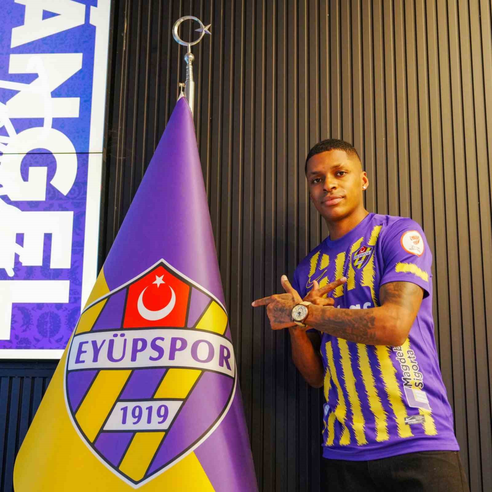 Eyüpspor, Angel Torres’i kadrosuna kattı 5 eyupspor angel torresi kadrosuna katti 1 wwlbJcNF