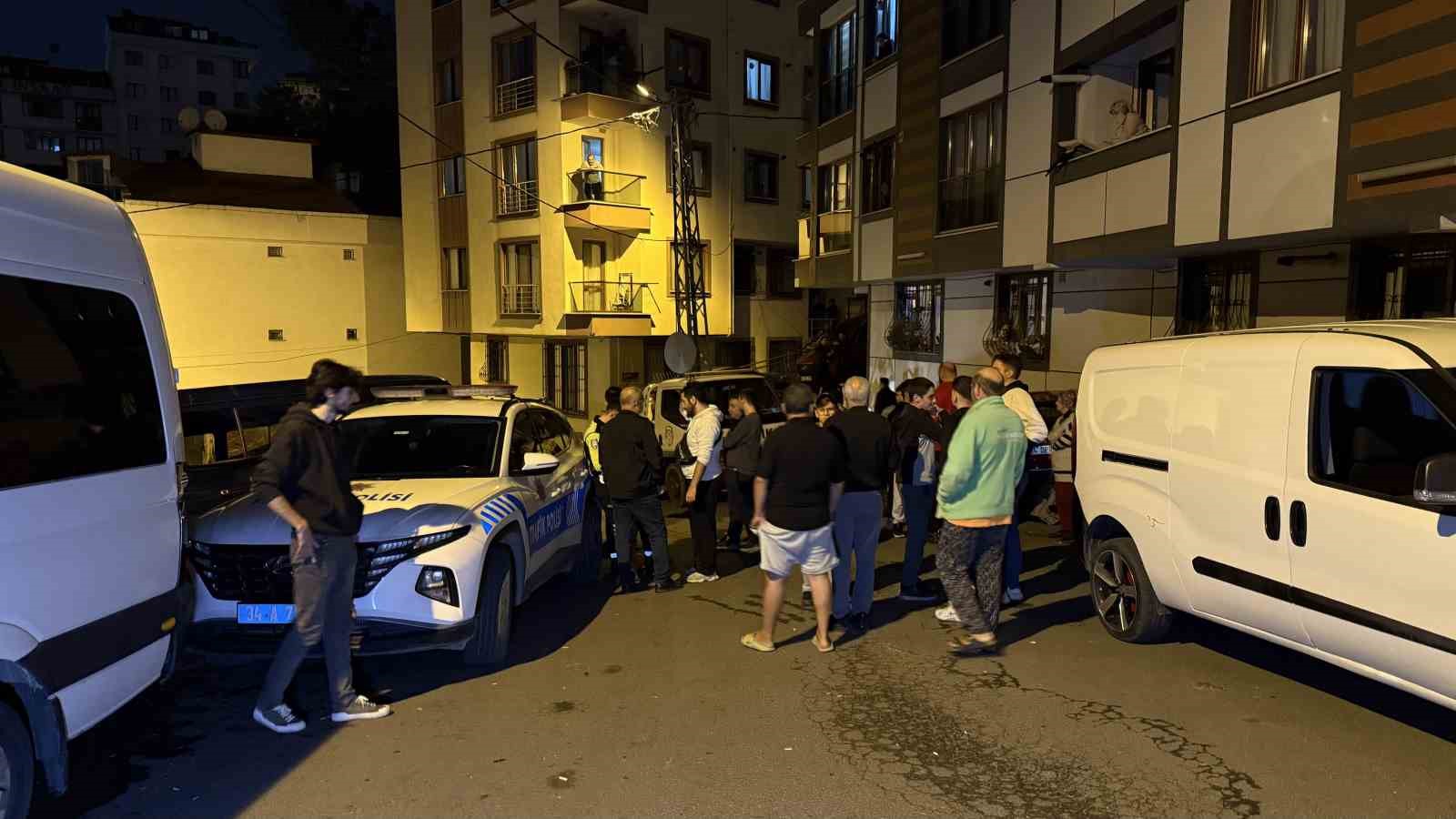 eyupsultanda bir sofor sokakta bulunan 8 araca carpti 0 87pg8uvm