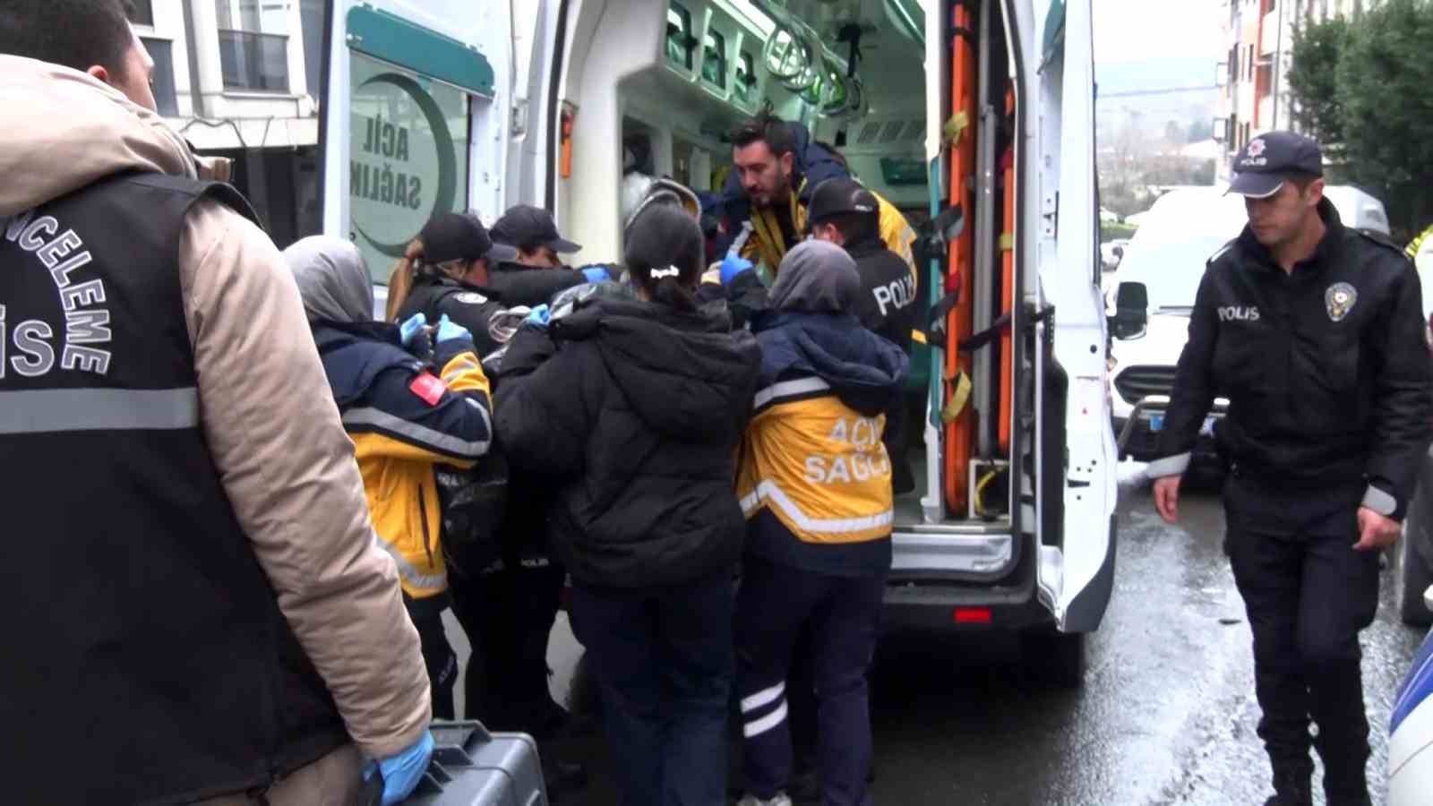 eyupsultanda camdan dusen yasli kadin hayatini kaybetti 1 H2wbAbye