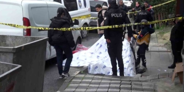 eyupsultanda-camdan-dusen-yasli-kadin-hayatini-kaybetti-iqLec47z.jpg