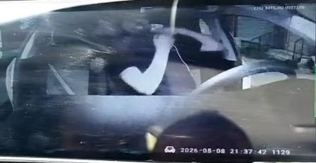 eyupsultanda darp edilen taksici gasp edildi hastanelik oldu o anlar kamerada 1 HbZB23BD