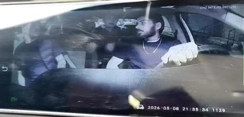 eyupsultanda darp edilen taksici gasp edildi hastanelik oldu o anlar kamerada 2 n3q5rPNb
