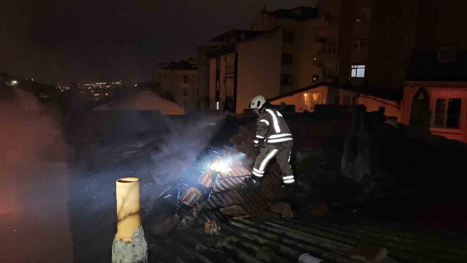 eyupsultanda gecekondu yangini 1 olu 1 yarali 7