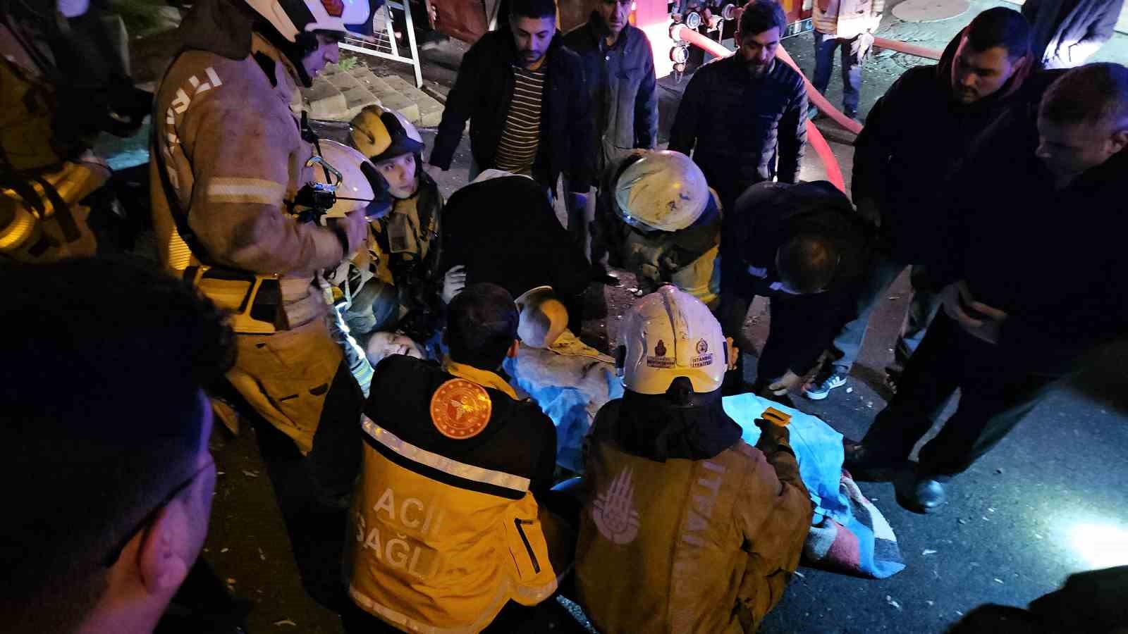 eyupsultanda gecekondu yangini 1 olu 1 yarali 8 eZTVfFa4