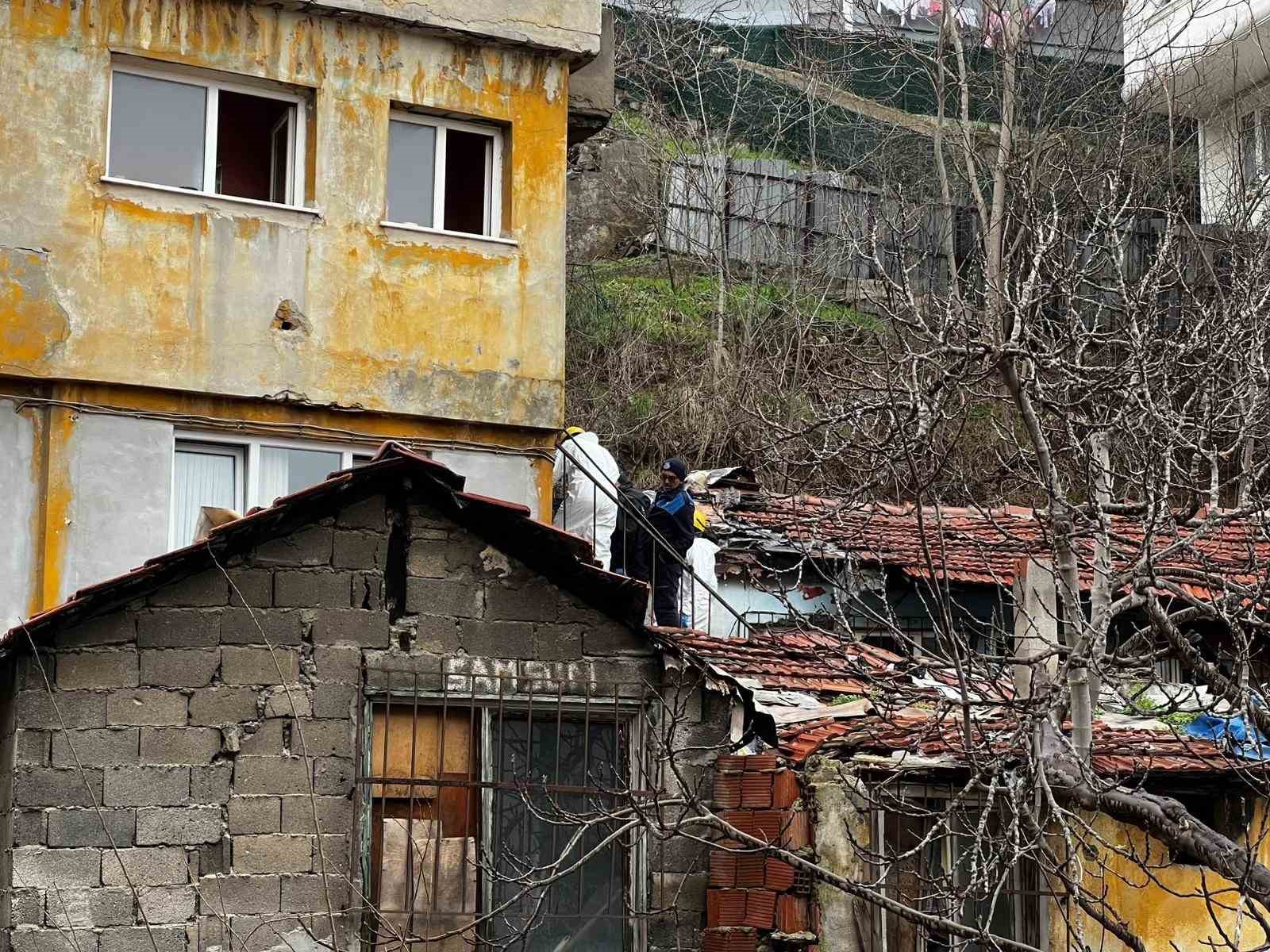 eyupsultanda gecekonduda cikan yanginda 1 kisi hayatini kaybetti 1 kisi yaralandi 1 Tcz7O9SV