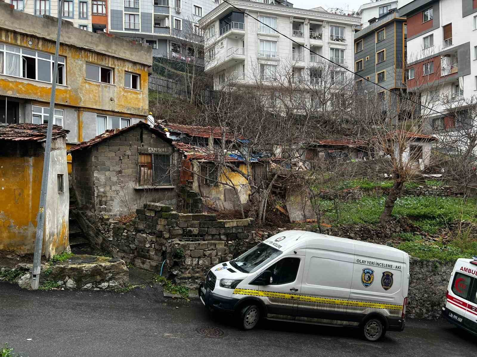 eyupsultanda gecekonduda cikan yanginda 1 kisi hayatini kaybetti 1 kisi yaralandi 3 MAvXvcHK