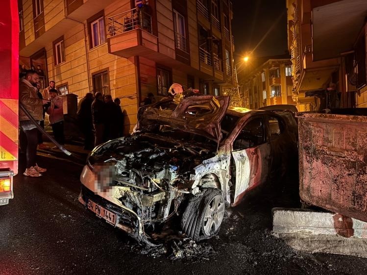 eyupsultanda iki arac alevlere teslim oldu 1