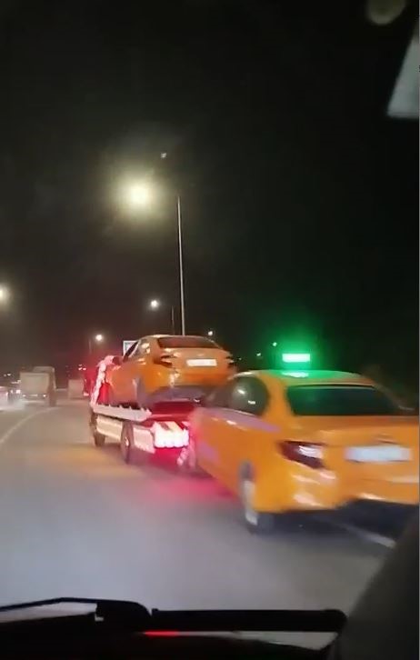 eyupsultanda iki surucunun inatlasmasi zincirleme kaza ile bitti 1