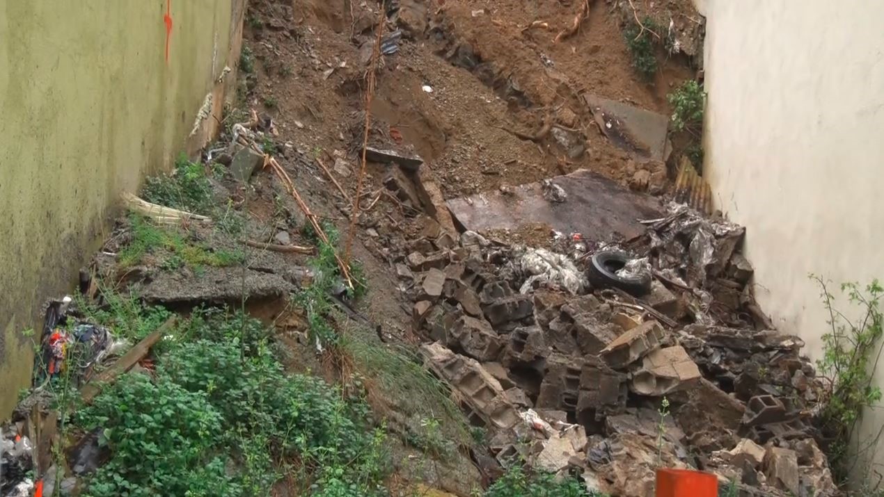 eyupsultanda istinat duvari coktu 1 n3e2EQDG