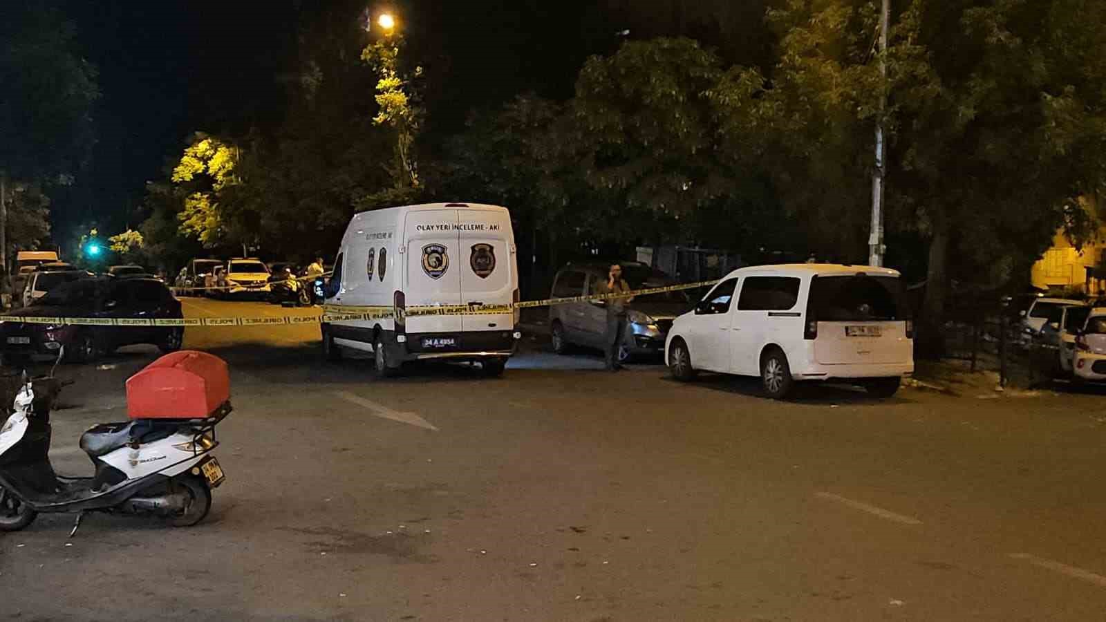 Eyüpsultan’da parkta silahlı saldırı: 3’ü ağır 5 yaralı 5 eyupsultanda parkta silahli saldiri 3u agir 5 yarali 1 SWd6lIPC