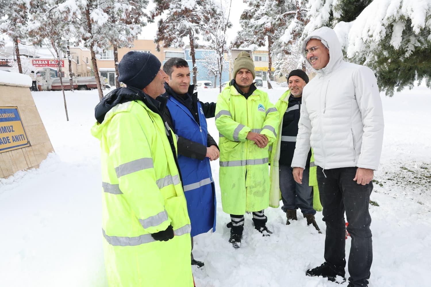 eyyubiye belediyesi ekiplerinden kar mesaisi 3 aP9O4QkV