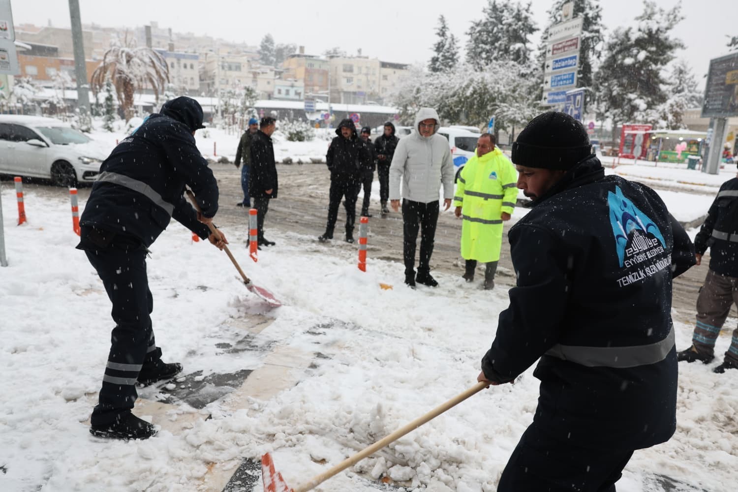 eyyubiye belediyesi ekiplerinden kar mesaisi 4