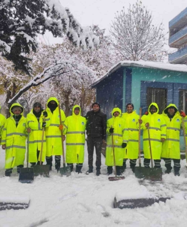 eyyubiye-belediyesi-ekiplerinden-kar-mesaisi-4thrpItW.jpg