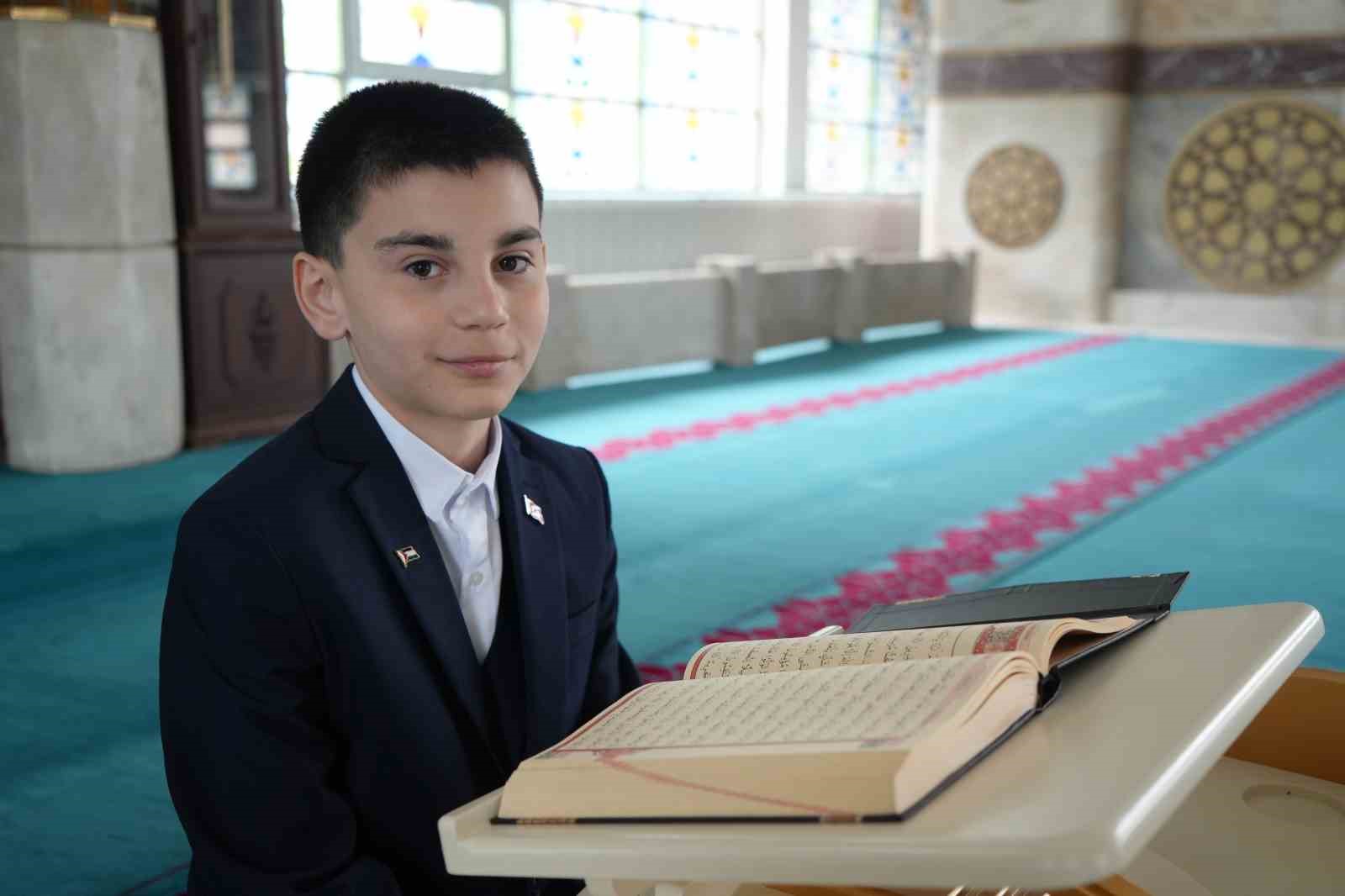 Ezanıyla yürekleri mest eden öğrenci bu kez Kur’an-ı Kerim tilavetinde zirvede 4 ezaniyla yurekleri mest eden ogrenci bu kez kuran i kerim tilavetinde zirvede 0 zXvJQYcq