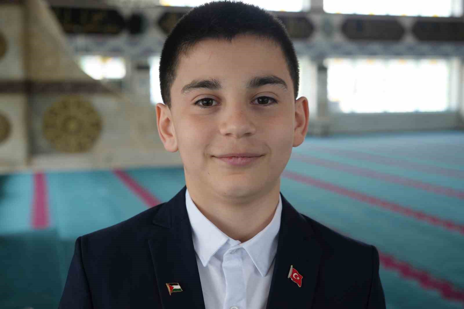 Ezanıyla yürekleri mest eden öğrenci bu kez Kur’an-ı Kerim tilavetinde zirvede 6 ezaniyla yurekleri mest eden ogrenci bu kez kuran i kerim tilavetinde zirvede 2 kFACEzub