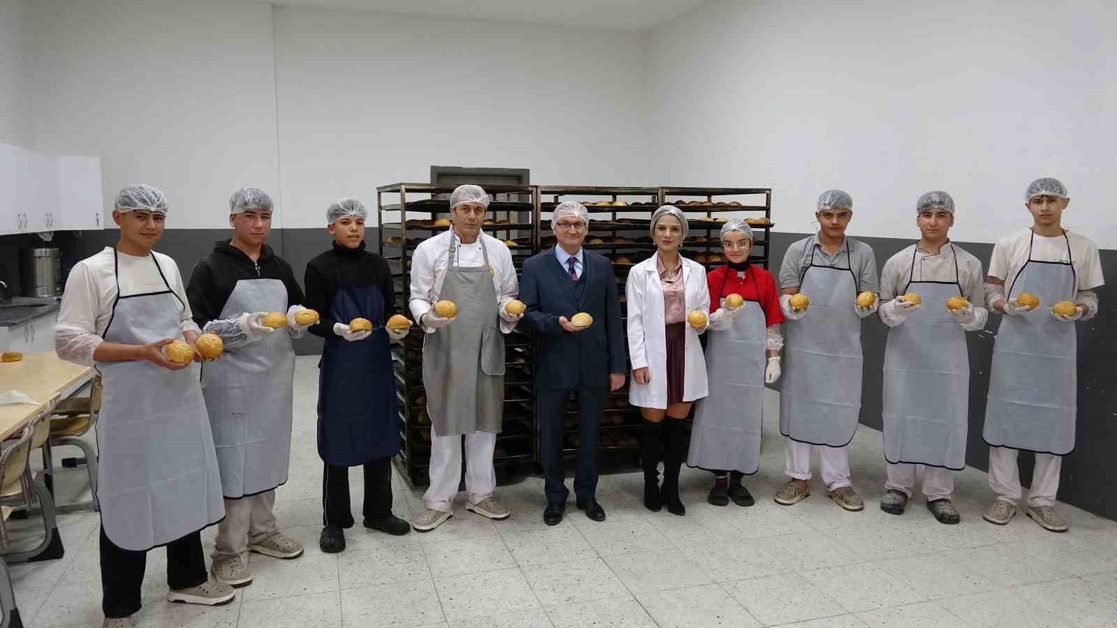 fabrika gibi calisan lisenin yillik cirosu 15 milyon 5 lIEGYG8f