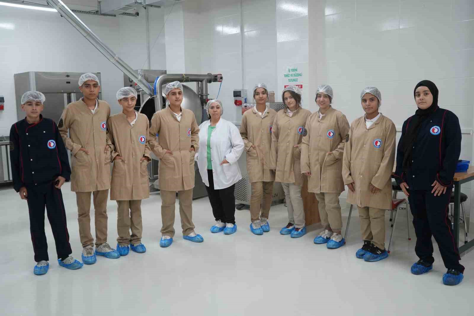 fabrika gibi okulda cikolata uretiminden yilda 3 milyon tllik ciro 1 5JR4XHtG