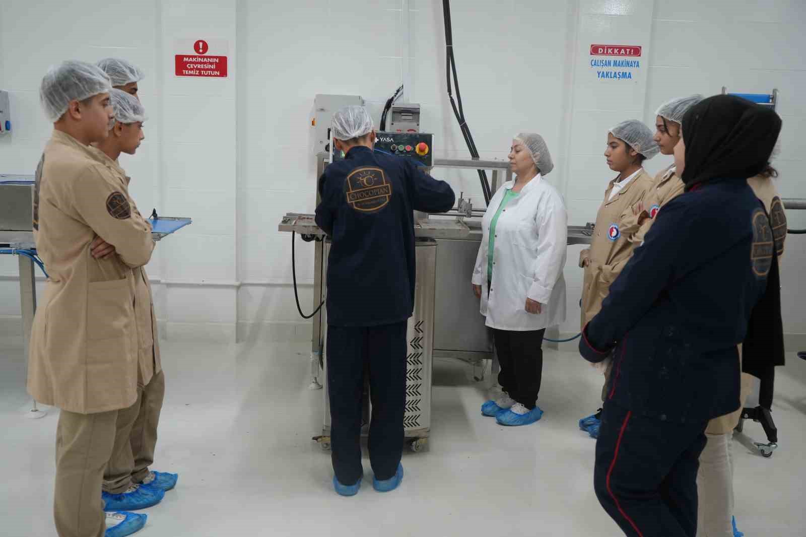 fabrika gibi okulda cikolata uretiminden yilda 3 milyon tllik ciro 4 PgVjttHT