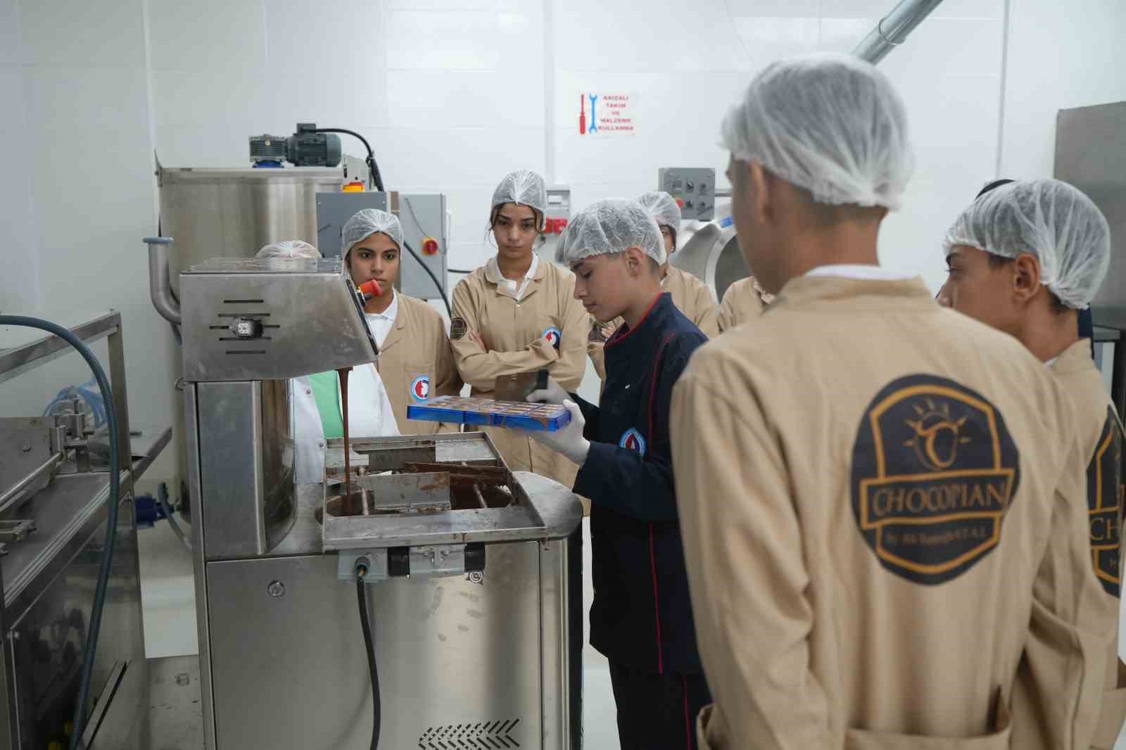 fabrika gibi okulda cikolata uretiminden yilda 3 milyon tllik ciro 5 3iYpN9iy