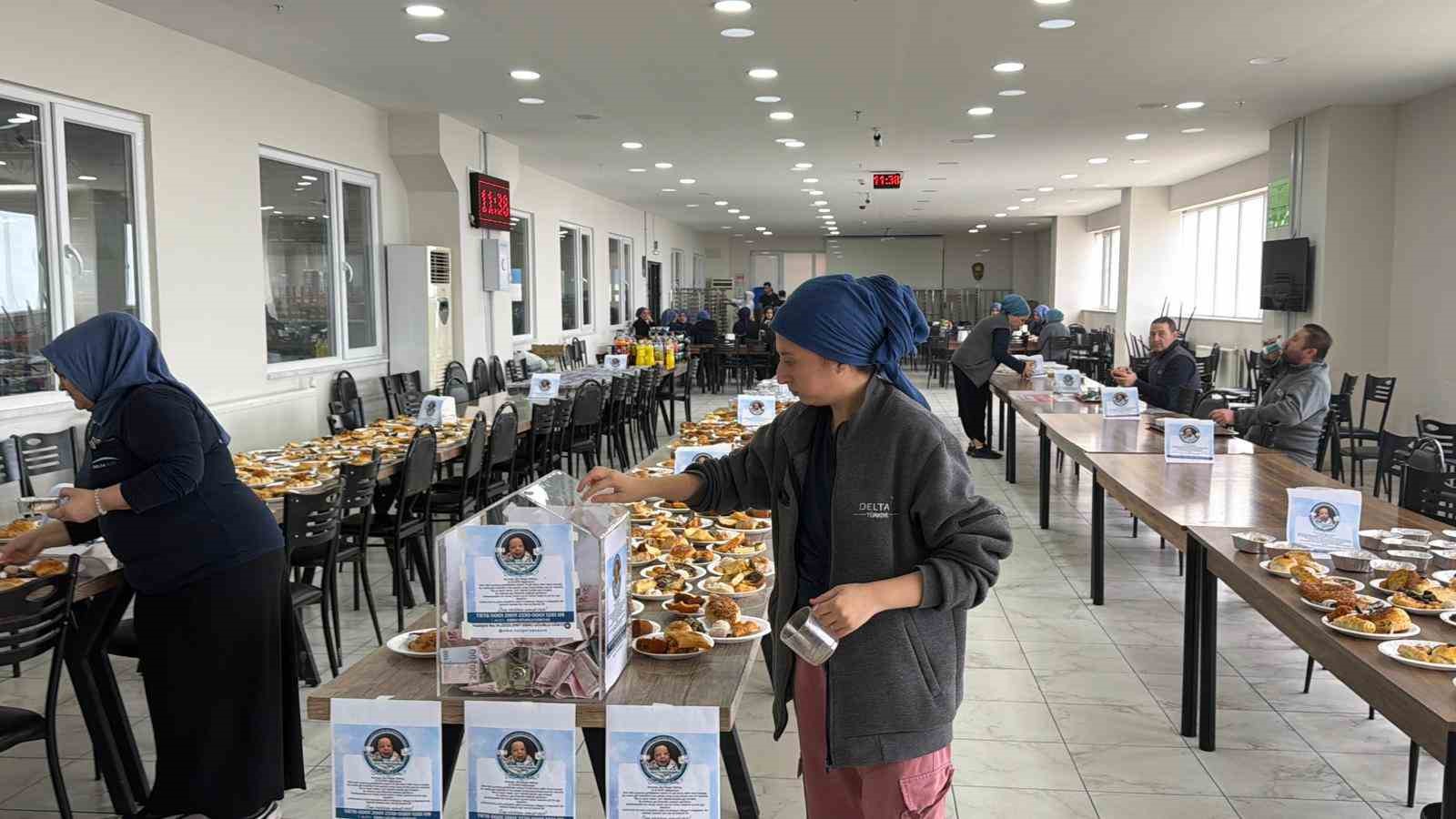 fabrika iscilerinden yurek isitan destek 4 6NLGV5DG