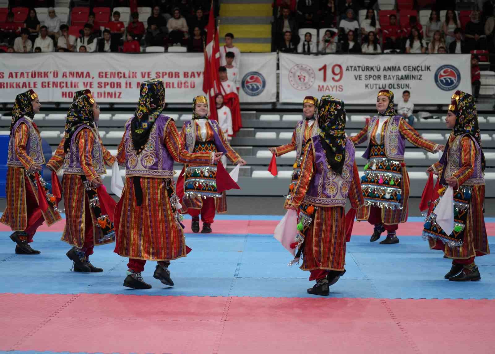 fabrika iscisinin futbol yetenegi dakikalarca topu yere dusurmeden sov yapti 6 MHAHFTIn