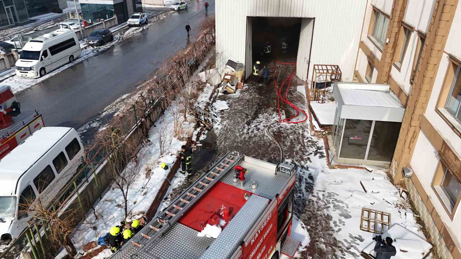 fabrika yangini havadan goruntulendi 3 jfbcAnFj