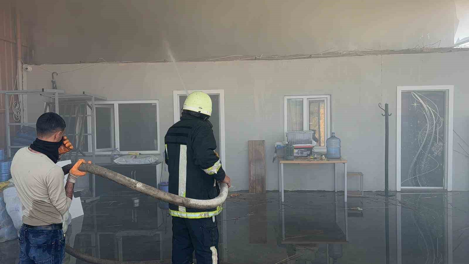 fabrika yangini kontrol altina alindi 2 hjifgHls