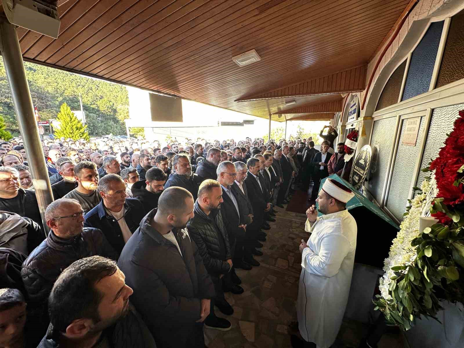 fabrika yangininda agir yaralanmisti hastanede hayatini kaybeden yildiz son yolculuguna ugurlandi 1 mHHPsAar