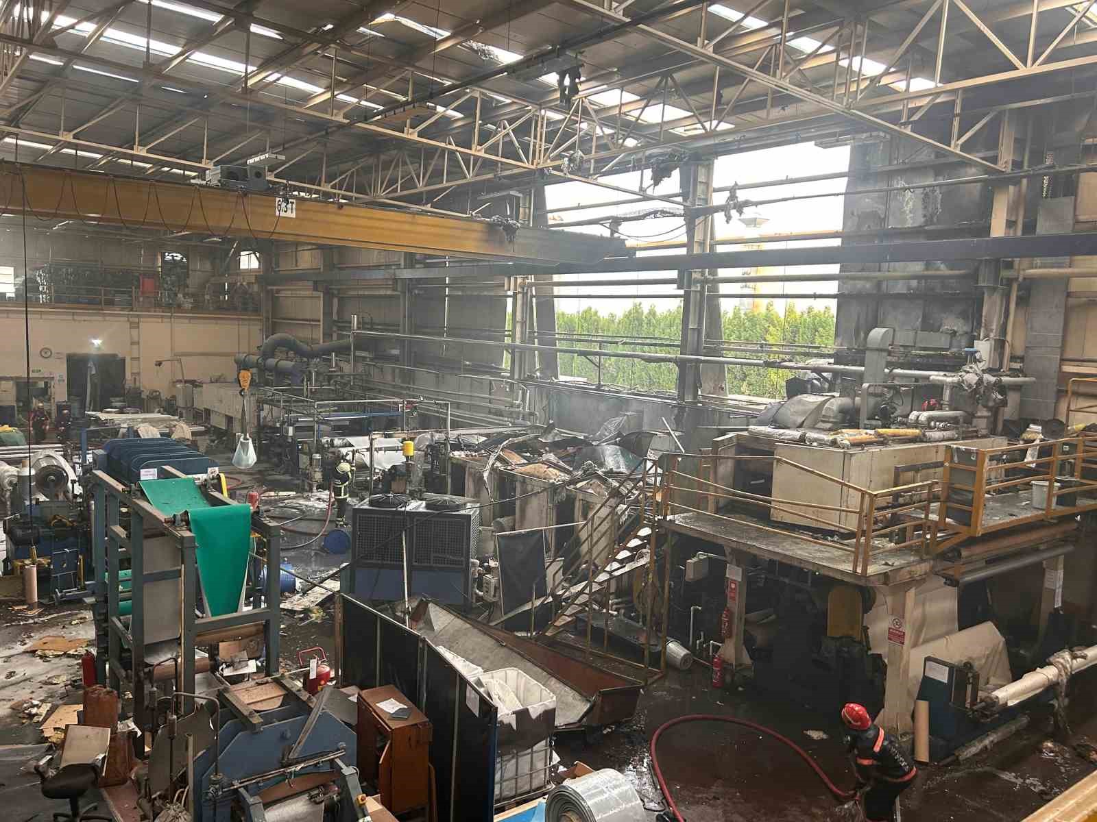 fabrikanin buhar kazani patladi ortalik savas alanina dondu 1i agir 8 yarali 6 CbbIYWYG