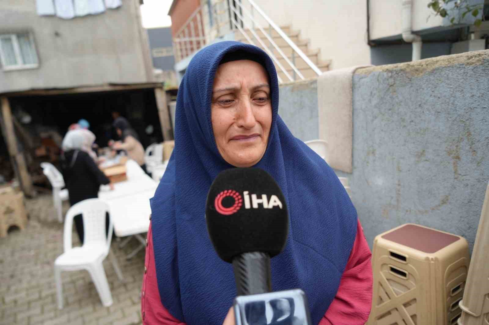 facia ani komsular ustumu sondursun diye kendimi disari attim 0 3KDQRkI1