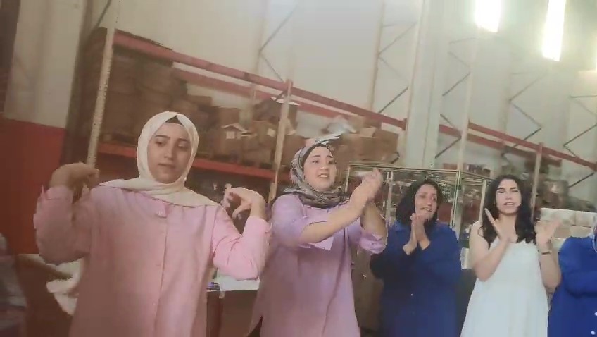 faciada olen iscilerden geriye o goruntuler kaldi 2 ay once halay cekiyorlardi 0 X8d5hdlr
