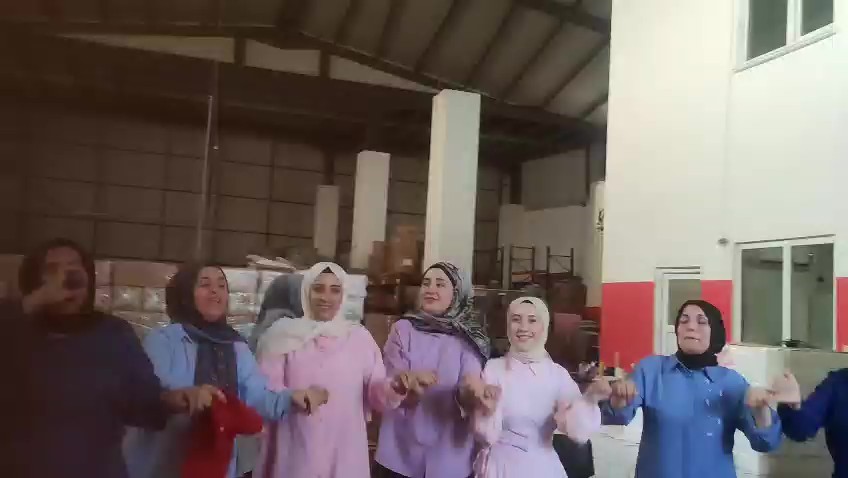 faciada olen iscilerden geriye o goruntuler kaldi 2 ay once halay cekiyorlardi 1 LulItz4L