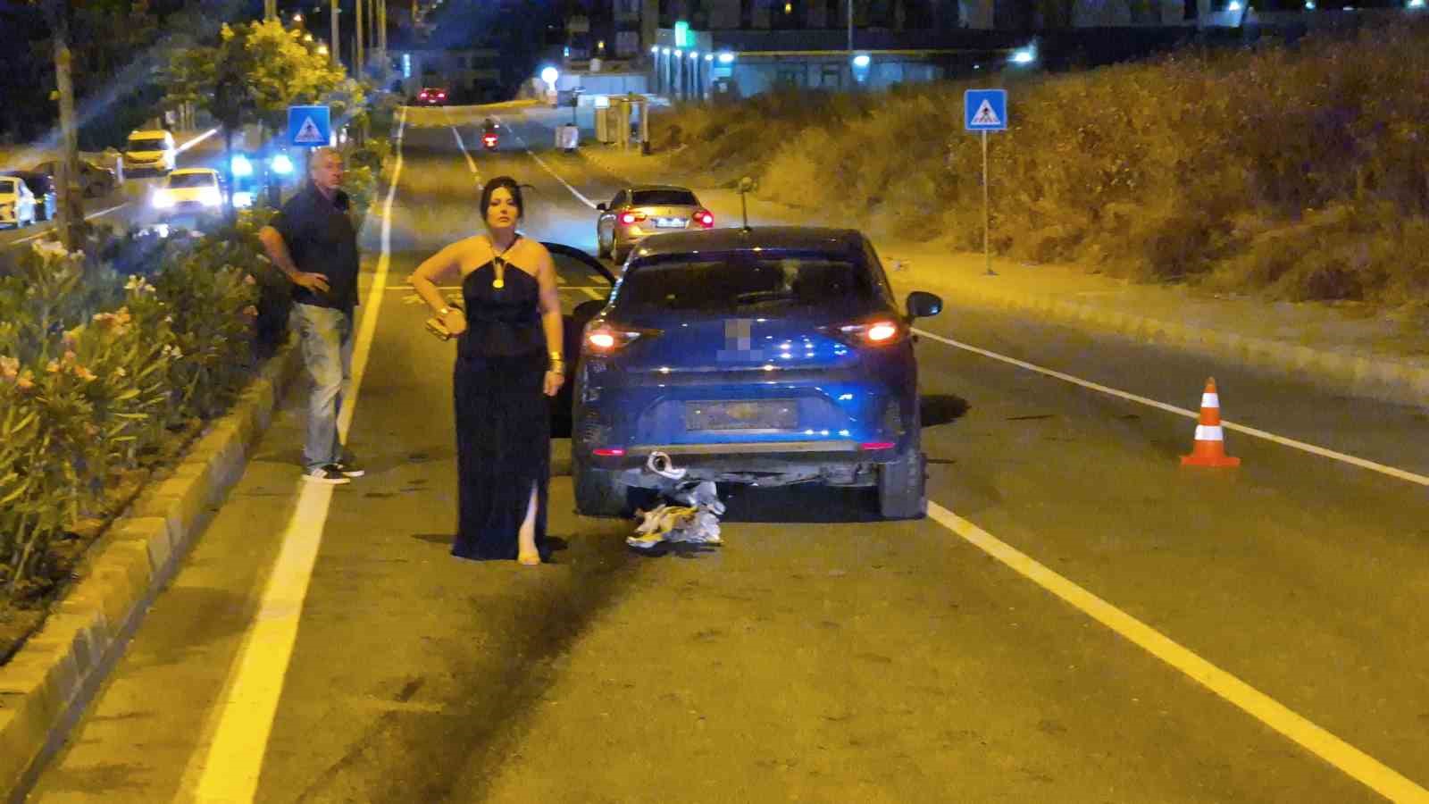 faciadan donuldu acik rogar kapagina carpan otomobil metrelerce suruklendi 0 z4aJ1NlF