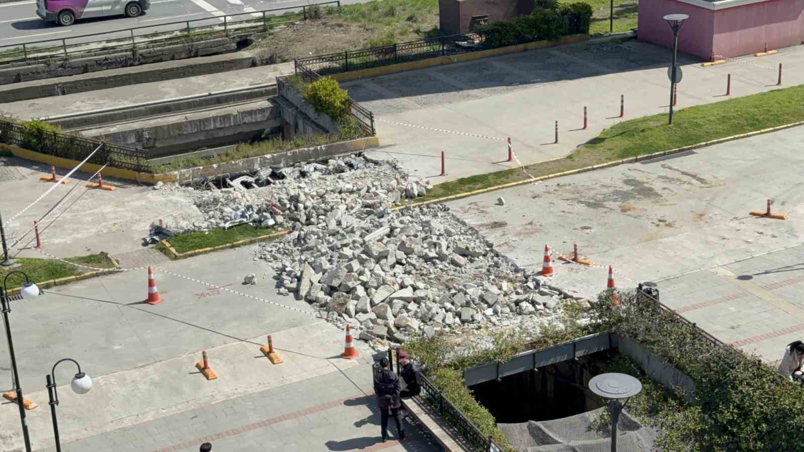 facianin yasandigi lovelet avmde arac giris cikislari bariyerlerle kapatildi 5