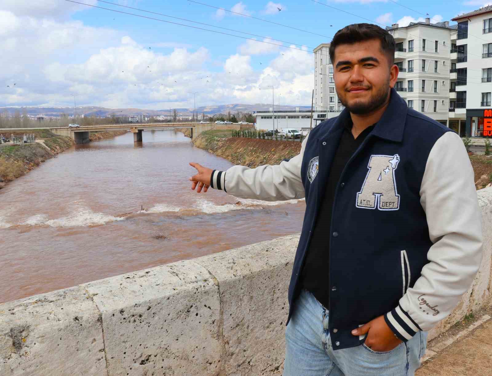 fadlum cayi kizilirmaka rengini verdi 6 6iUl2S38