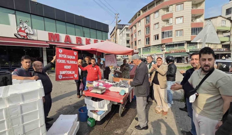 fanatik-balikci-cildirdi-hamsiyi-25-tlden-satti-QP3KalnY.jpg