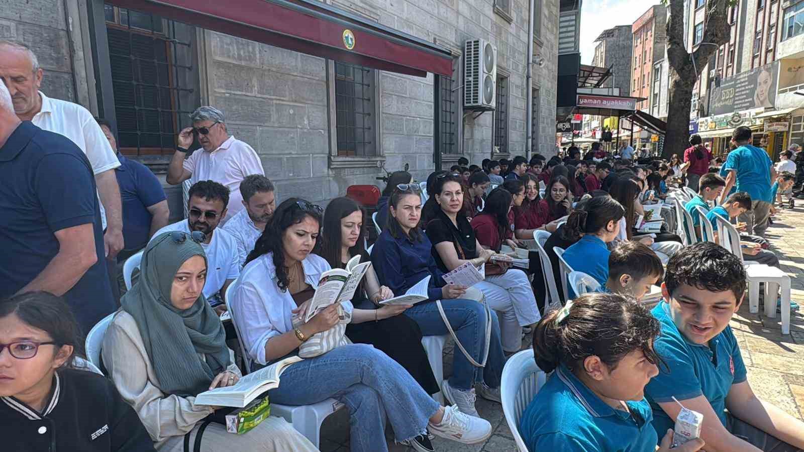 farkindalik icin acik havada kitap okudular 4 7Ez2ekkX