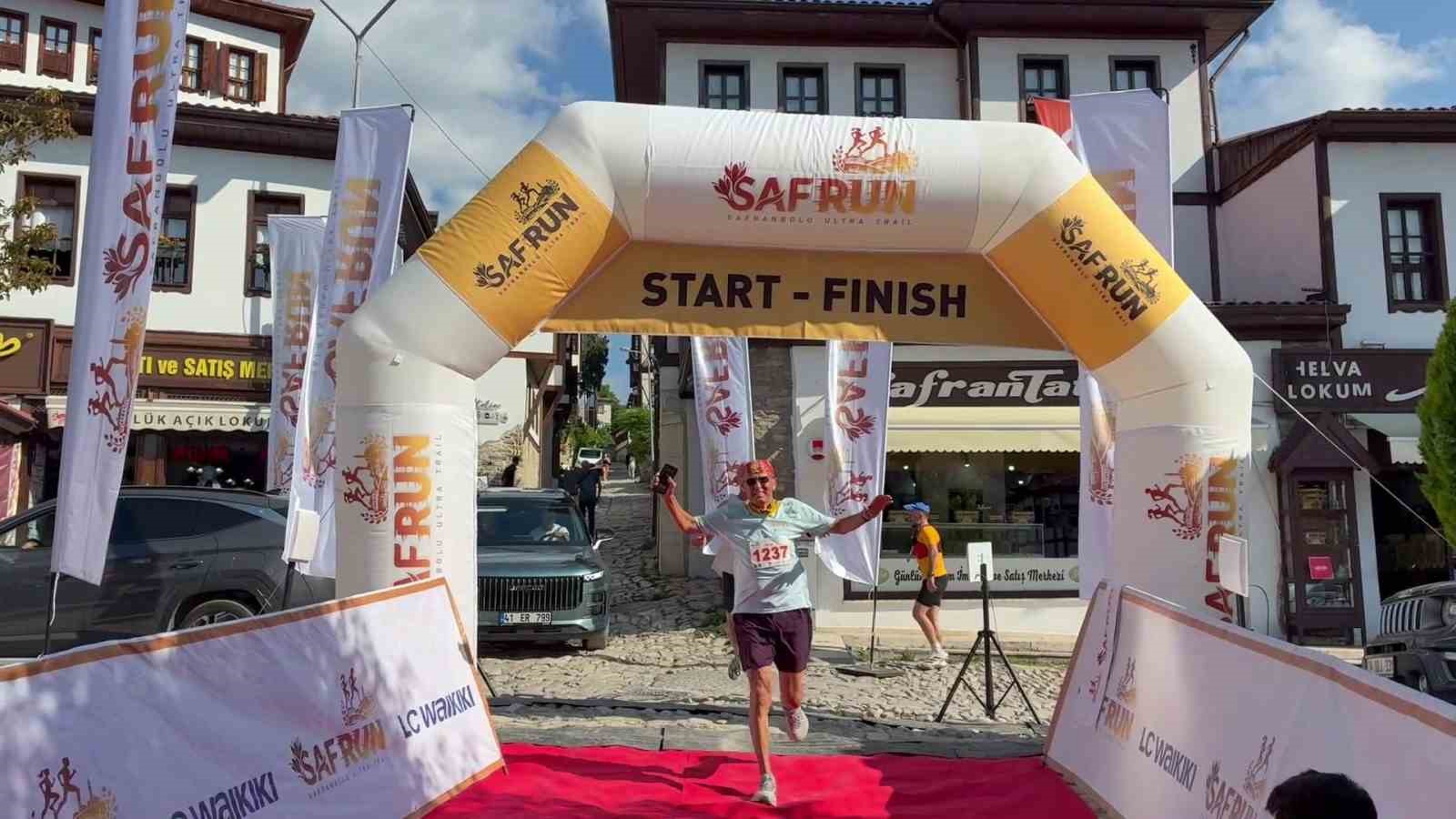 farkli ulkelerden sporcular safranbolunun tarihi sokaklarinda yarisiyor 6 fYuHtZck