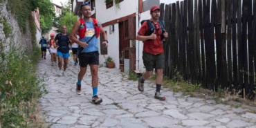 farkli-ulkelerden-sporcular-safranbolunun-tarihi-sokaklarinda-yarisiyor-u9MMvTRT.jpg