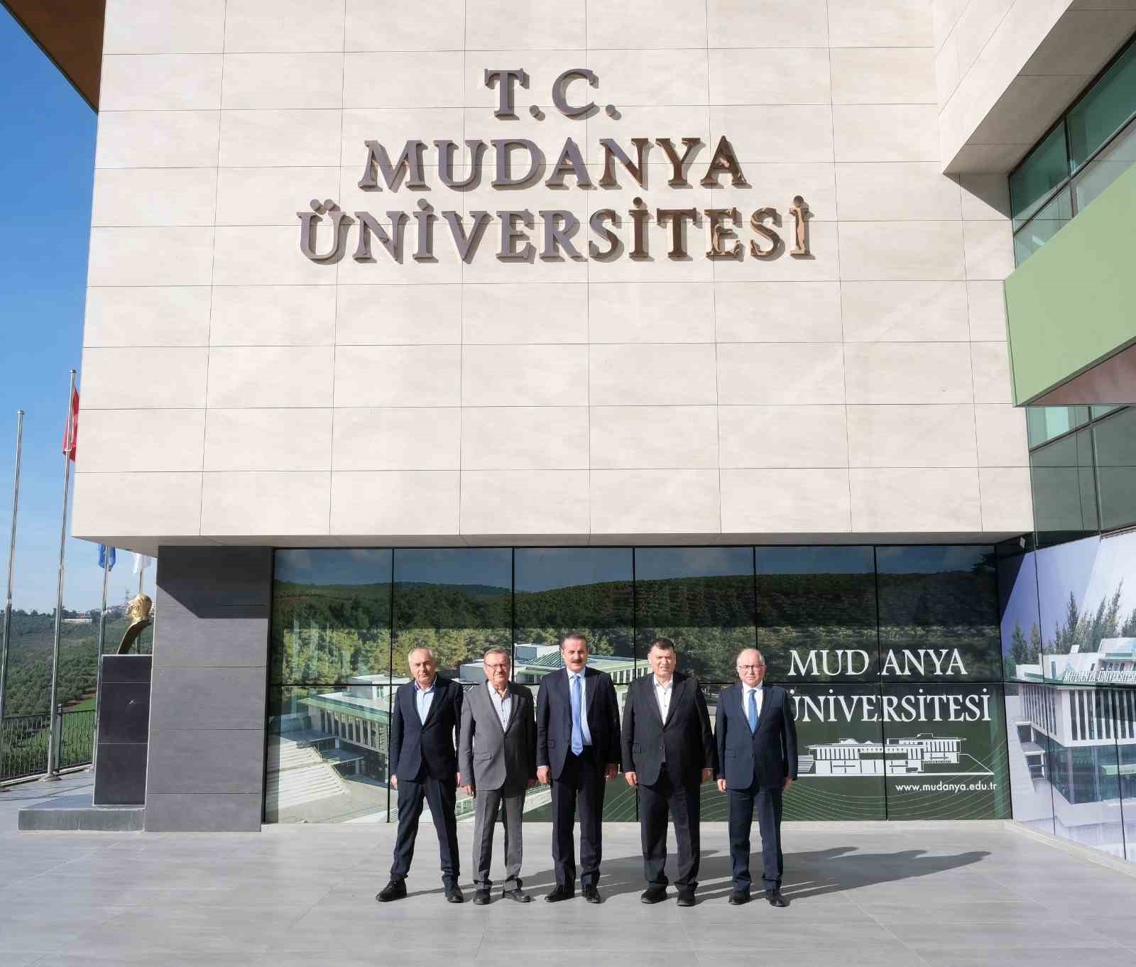 faruk celik mudanya universitesinde genclerle bulustu 0 AFGEsJpL