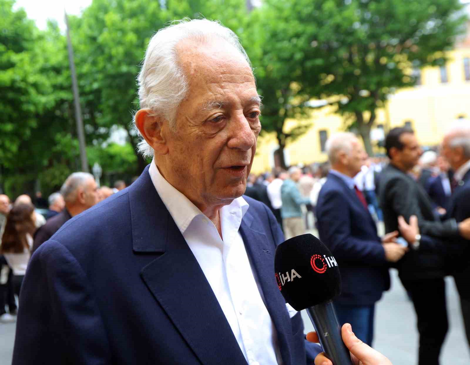 faruk suren dursun ozbeke destek olmamiz yardimci olmaya calismamiz lazim 1 AfjKSR7y