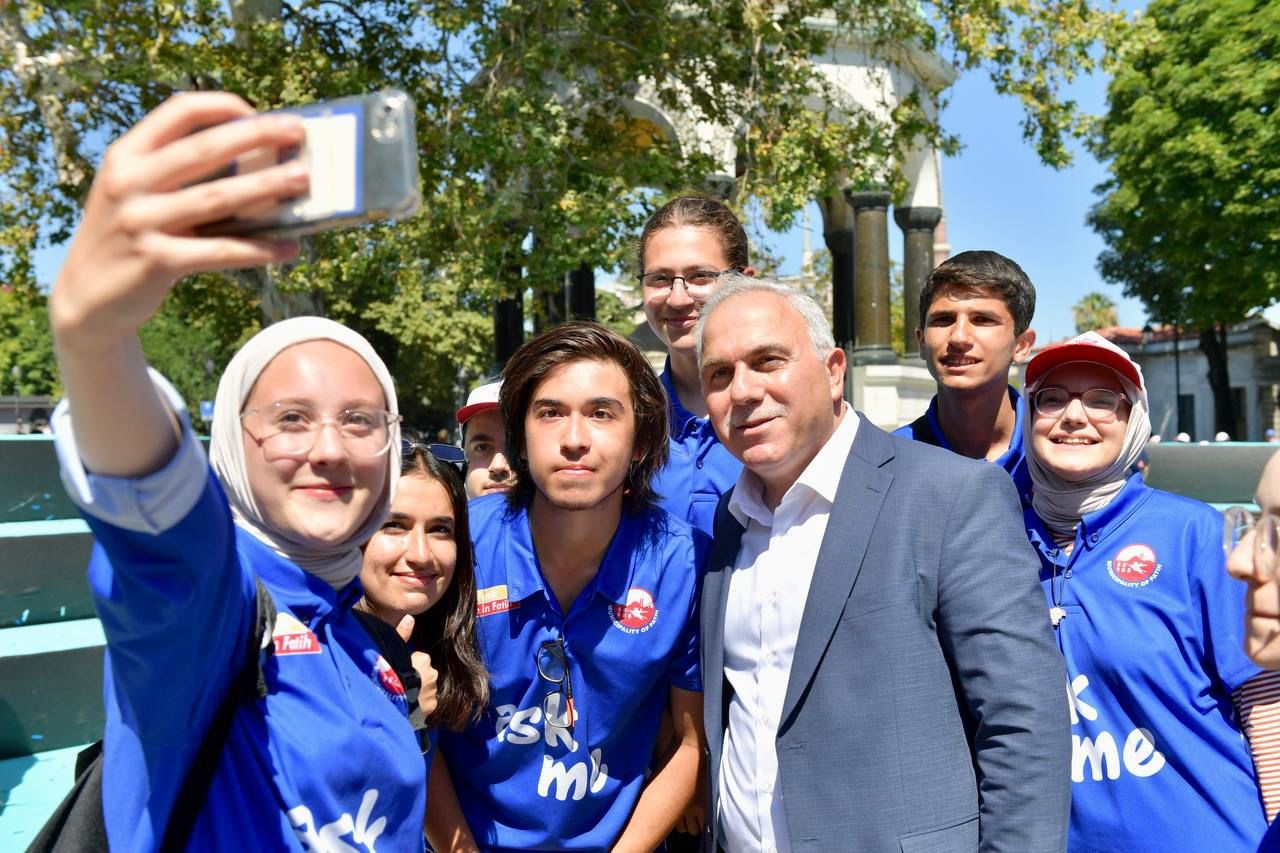 fatih belediyesinden genclere kultur koprusu gonullu turizm elcileri basvurulari basladi 4 5414SeWH
