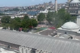 fatih-eminonunde-bulunan-bir-is-yerinde-yangin-cikti-7HUxSKa8.jpg
