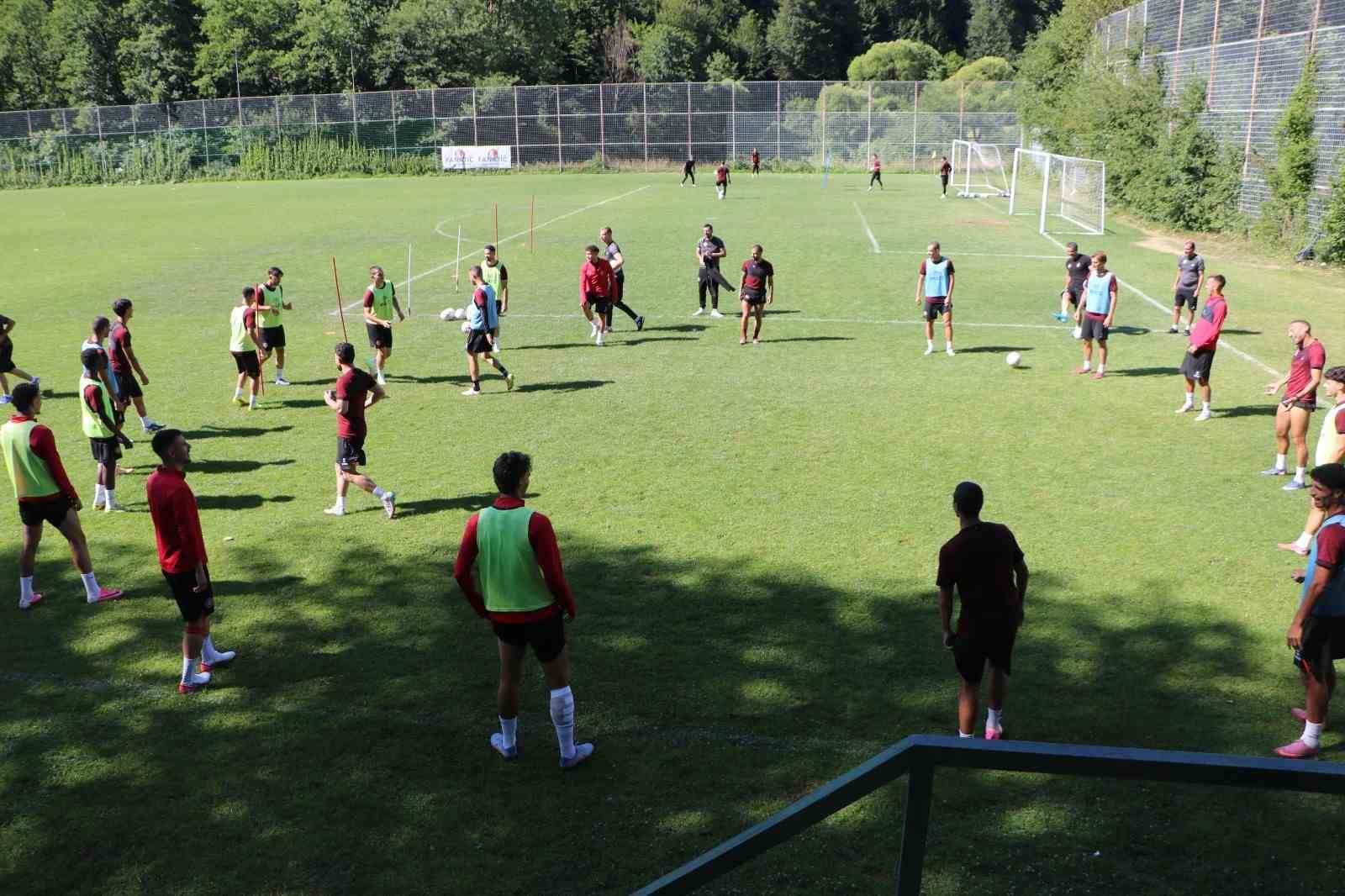 Fatih Karagümrük, yeni sezon hazırlıkları için Bolu’da kampa girdi 4 fatih karagumruk yeni sezon hazirliklari icin boluda kampa girdi 0 eEmrLMu7